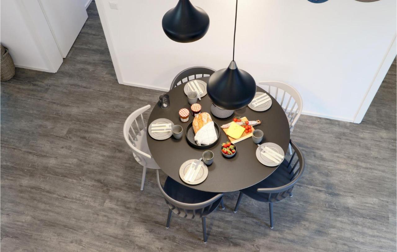 2 Bedroom Awesome Home In Lembruch-Duemmer See Экстерьер фото
