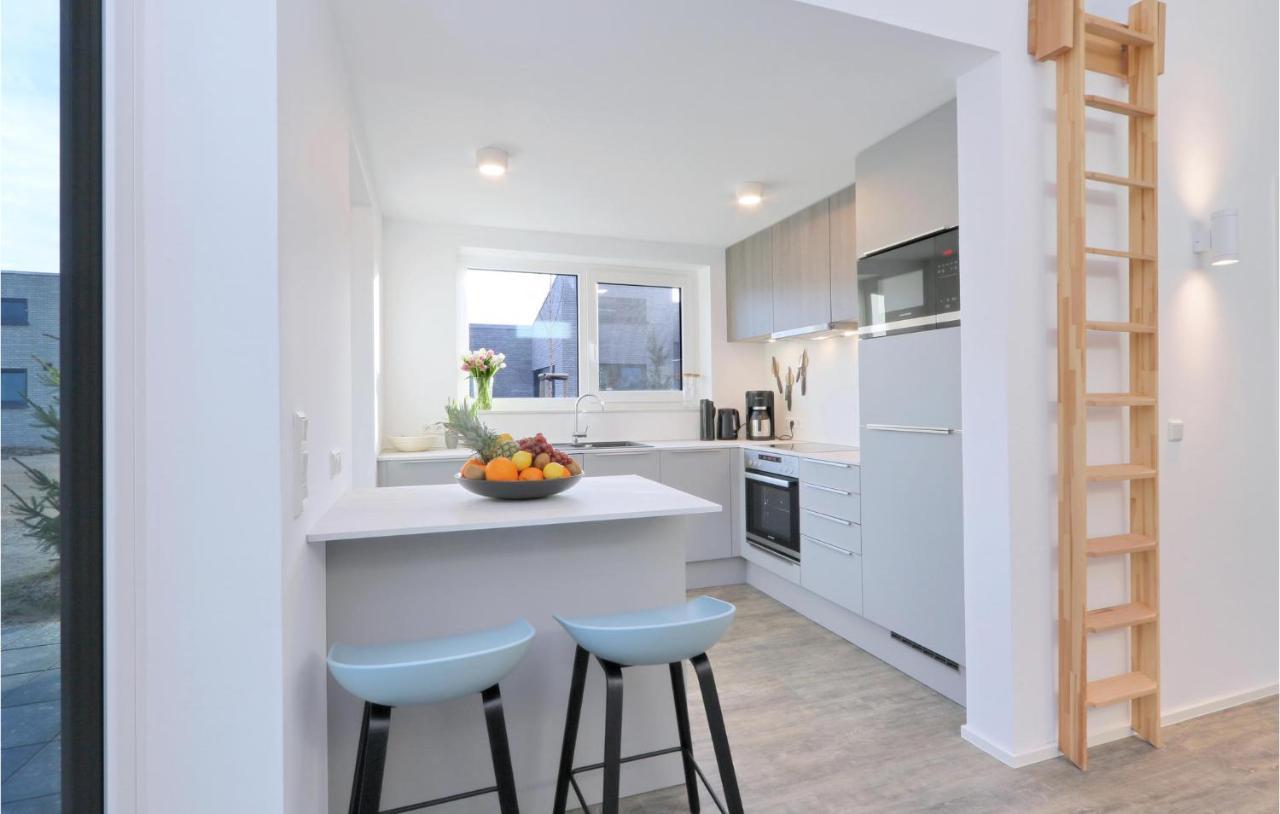 2 Bedroom Awesome Home In Lembruch-Duemmer See Экстерьер фото