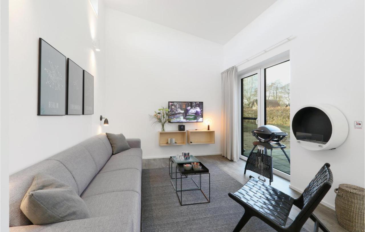2 Bedroom Awesome Home In Lembruch-Duemmer See Экстерьер фото