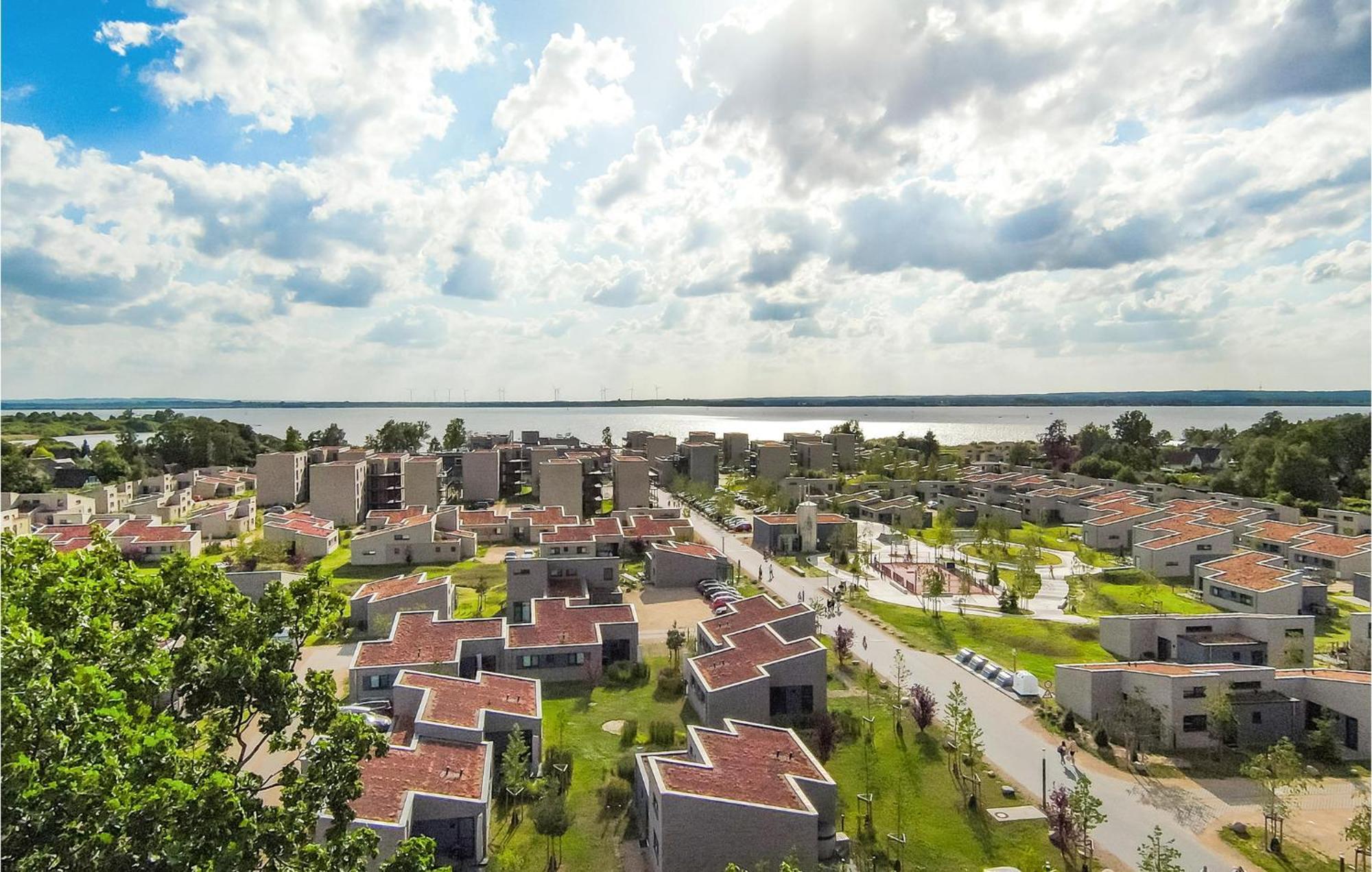 2 Bedroom Awesome Home In Lembruch-Duemmer See Экстерьер фото